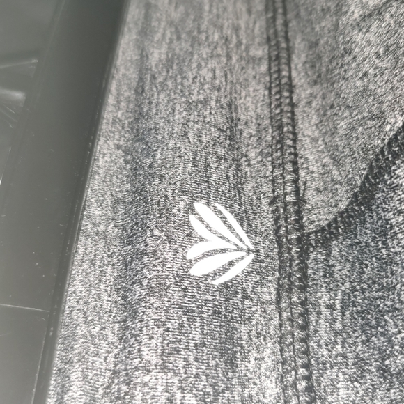 Forever 21 Silver leggings - Picture 5 of 9